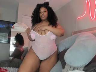 siennadivyne — Camsoda recorded stream screenshot (05 Feb 2025)