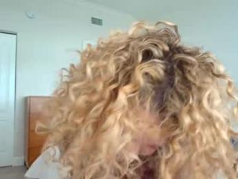 theislandgirl — Chaturbate recorded stream screenshot (05 Feb 2025)