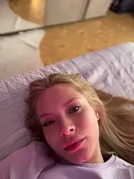 AnastasiaAniess — Stripchat recorded stream screenshot (17 Apr 2025)