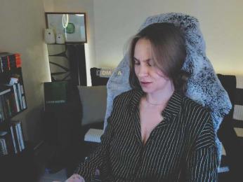 Adamova_Eva — Bongacams recorded stream image, 05.02.2025 21:30