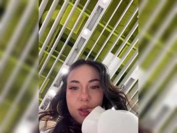 OlivkaVif — Bongacams recorded stream screenshot (19 Apr 2025)