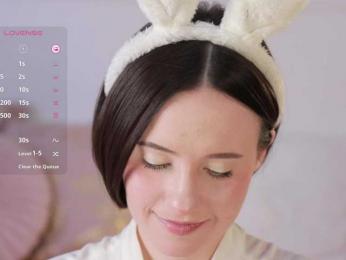 MissEssie — Bongacams recorded stream screenshot (19 Apr 2025)