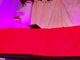 mssbombom — Camsoda recorded stream image, 06.02.2025 03:00