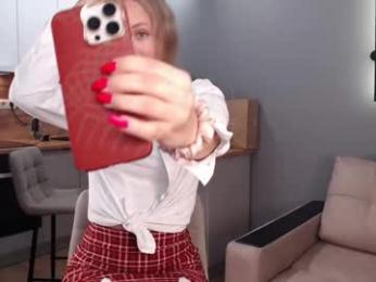 roselyn_rose — Chaturbate recorded stream image, 22.04.2025 14:40