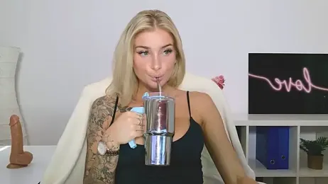 Lia_Benini — Stripchat recorded stream image, 23.04.2025 12:10