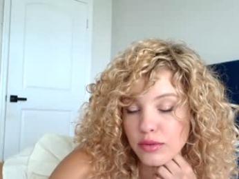 theislandgirl — Chaturbate recorded stream screenshot (23 Apr 2025)