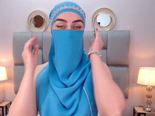 Aliah Manzur — Flirt4free recorded stream screenshot (25 Apr 2025)