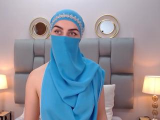 Aliah Manzur — Flirt4free recorded stream screenshot (25 Apr 2025)