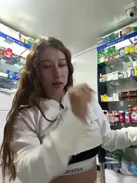 roouse — Stripchat recorded stream image, 27.04.2025 21:00