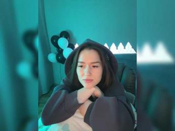 whiteTEA — Bongacams recorded stream image, 28.04.2025 17:30