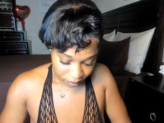 iluvsaffire-bleu — Camsoda recorded stream image, 30.04.2025 15:50