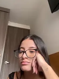 Arilw — Stripchat recorded stream image, 01.05.2025 16:40