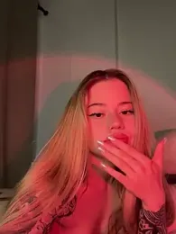 curchez_ — Stripchat recorded stream screenshot (01 May 2025)