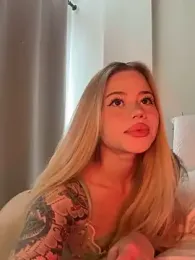 curchez_ — Stripchat recorded stream screenshot (01 May 2025)