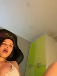 MisFrekcles_ — Stripchat recorded stream image, 03.05.2025 19:10
