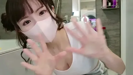 -minami- — Stripchat recorded stream screenshot (04 May 2025)