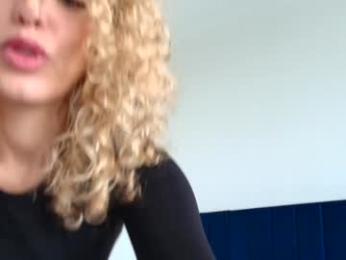 theislandgirl — Chaturbate recorded stream screenshot (04 May 2025)