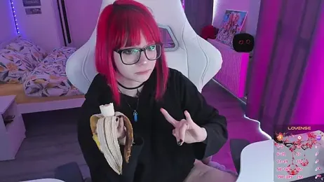 Yumi_Youkai — Stripchat recorded stream image, 04.05.2025 23:30