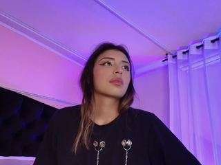 sofly-s — Camsoda recorded stream image, 07.02.2025 11:40