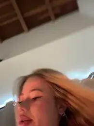 curchez_ — Stripchat recorded stream screenshot (05 May 2025)