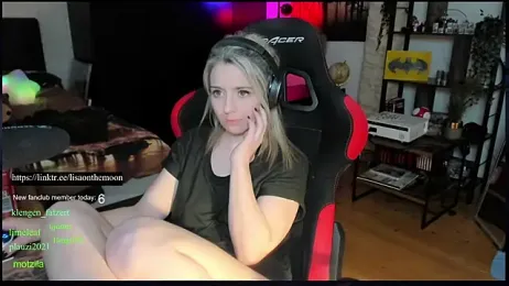 Lisaonthemoon — Stripchat recorded stream image, 11.05.2025 18:10