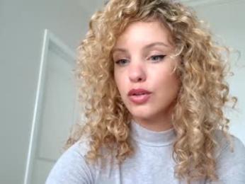 theislandgirl — Chaturbate recorded stream screenshot (12 May 2025)