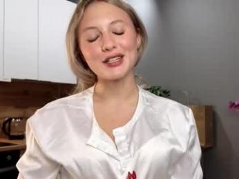 roselyn_rose — Chaturbate recorded stream image, 13.05.2025 14:10