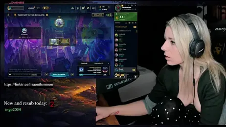 Lisaonthemoon — Stripchat recorded stream image, 15.05.2025 20:10
