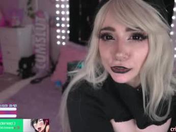 crimsonkitten — Chaturbate recorded stream image, 17.05.2025 04:20