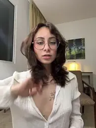 juanasnz99 — Stripchat recorded stream image, 18.05.2025 04:30